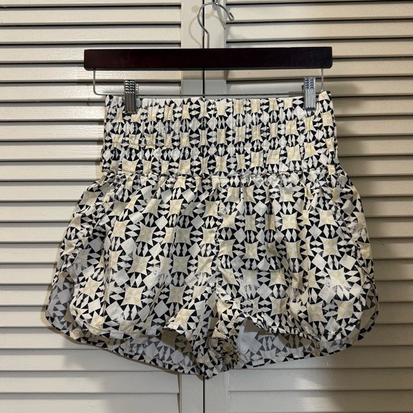 Free People Movement Way Home Shorts in Geo Print - Picture 4 of 10
